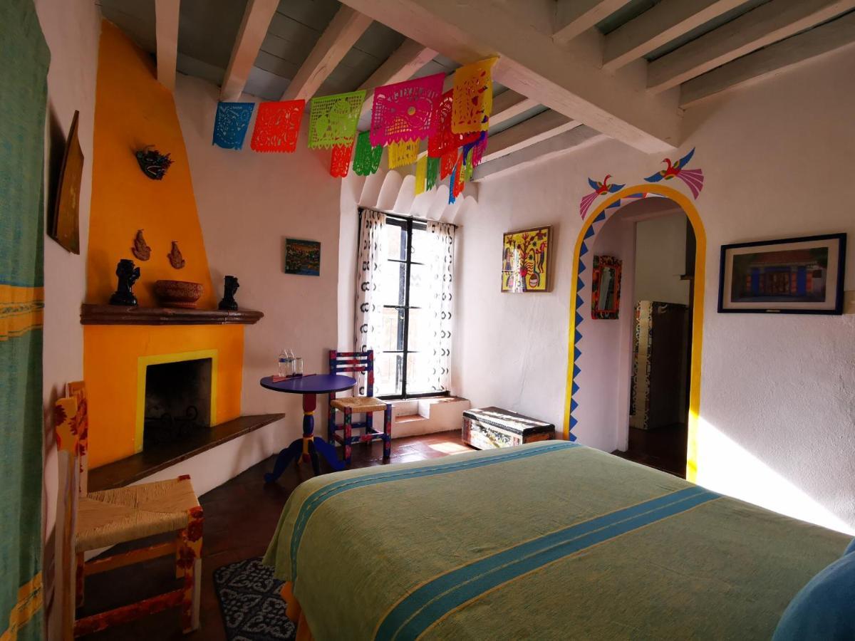 Casa De Los Espiritus Alegres By Rotamundos Guanajuato Værelse billede